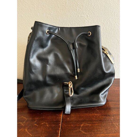 Versace Parfums Backpack Black Gold Adjustable Straps & Zip Pockets Vegan Faux L - Picture 9 of 15